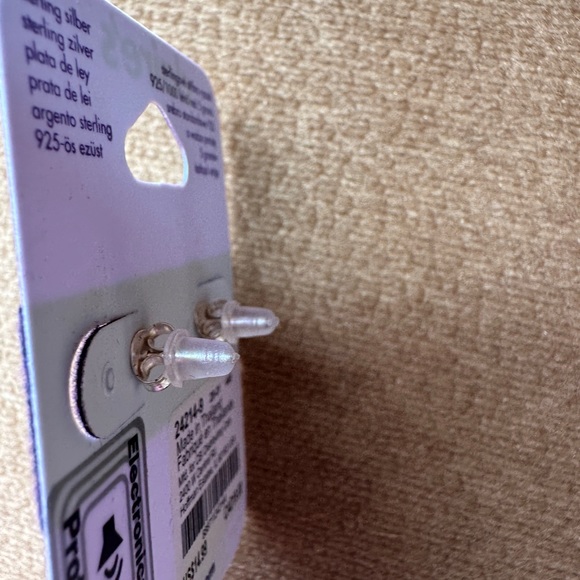 Butterfly and Flower Stud Earrings New - Picture 4 of 9